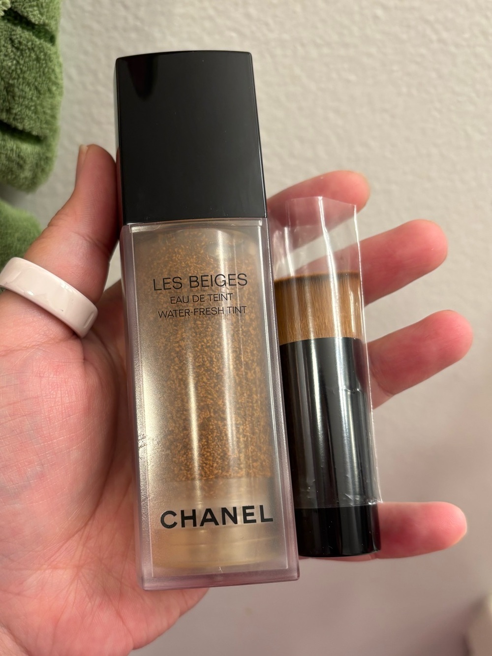 Chanel LES BEIGES Water-Fresh Tint Medium Deep